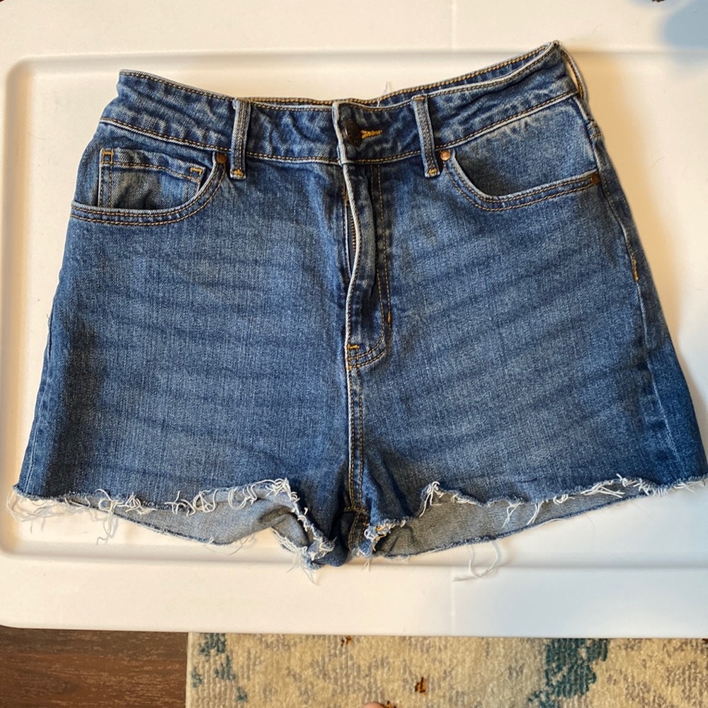 PACSUN Retro Jean shorts. Denim cut off style. Size US 26”.